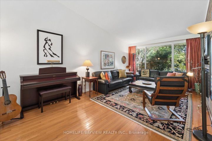 Photo 6 at 24 Ravenscroft Circle, Bayview Village, Toronto