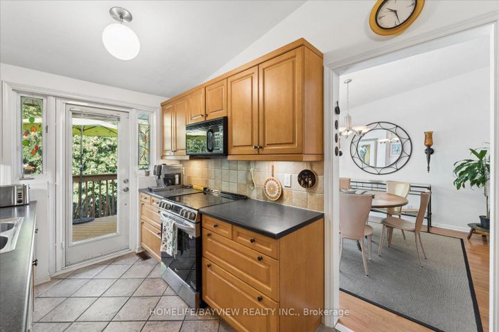 Photo 11 at 24 Ravenscroft Circle, Bayview Village, Toronto
