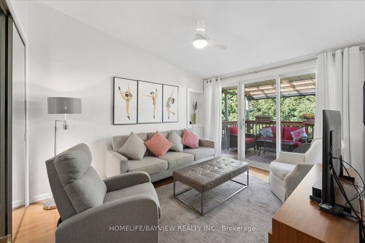 Photo 14 at 24 Ravenscroft Circle, Bayview Village, Toronto