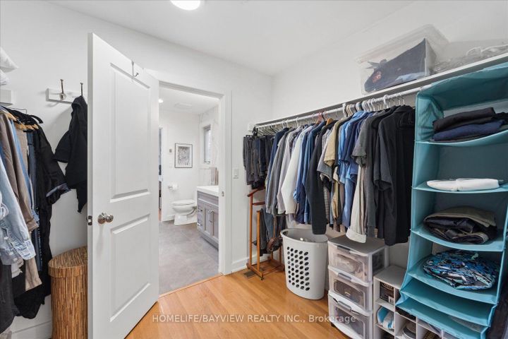 Photo 23 at 24 Ravenscroft Circle, Bayview Village, Toronto