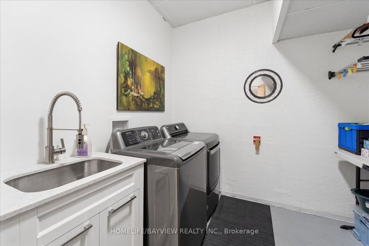 Photo 31 at 24 Ravenscroft Circle, Bayview Village, Toronto