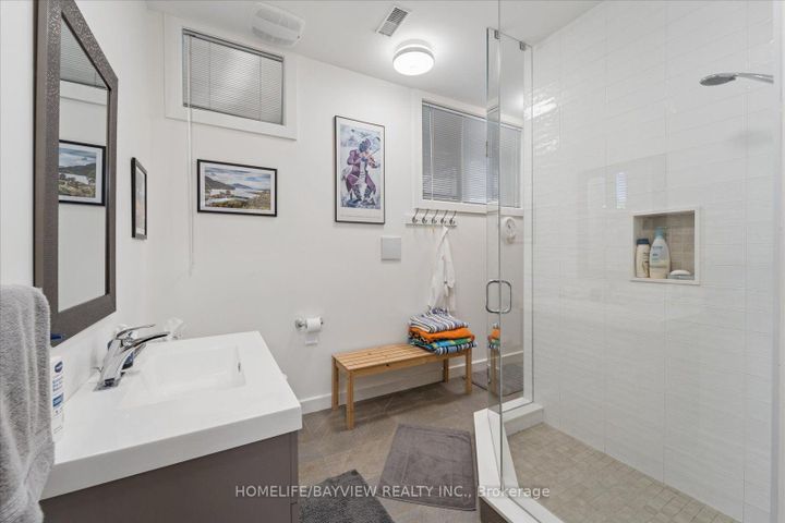 Photo 32 at 24 Ravenscroft Circle, Bayview Village, Toronto