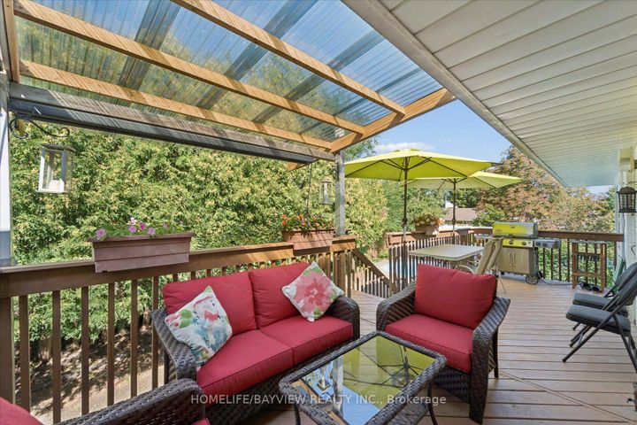 Photo 34 at 24 Ravenscroft Circle, Bayview Village, Toronto