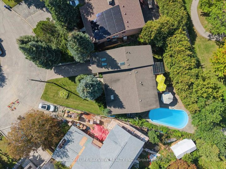 Photo 47 at 24 Ravenscroft Circle, Bayview Village, Toronto