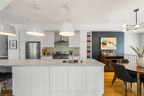Photo 10 at 32 Mendota Road, Queensway, Toronto