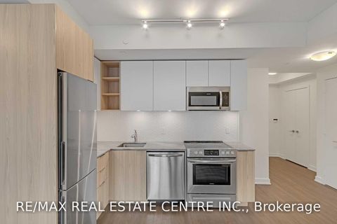 Photo 10 at 706 - 30 Ordnance Street, Niagara, Toronto