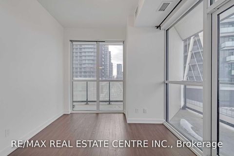 Photo 15 at 706 - 30 Ordnance Street, Niagara, Toronto