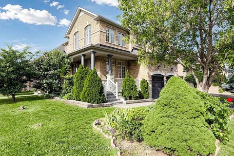 Photo 4 at 184 Ivy Glen Drive, Patterson, Vaughan