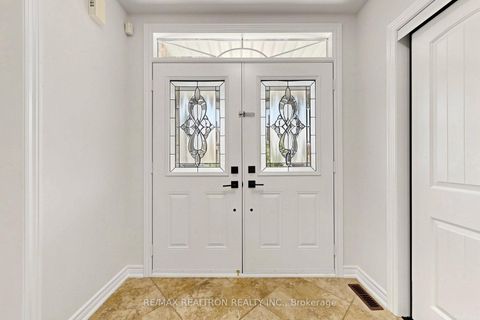 Photo 6 at 184 Ivy Glen Drive, Patterson, Vaughan