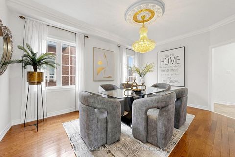 Photo 11 at 184 Ivy Glen Drive, Patterson, Vaughan