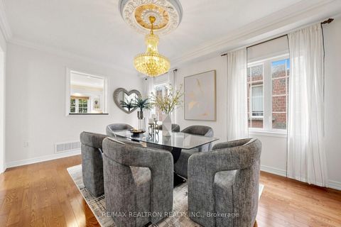 Photo 12 at 184 Ivy Glen Drive, Patterson, Vaughan