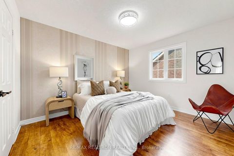 Photo 27 at 184 Ivy Glen Drive, Patterson, Vaughan