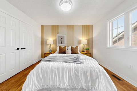 Photo 28 at 184 Ivy Glen Drive, Patterson, Vaughan