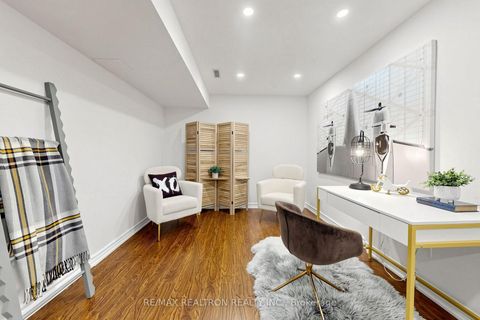 Photo 37 at 184 Ivy Glen Drive, Patterson, Vaughan