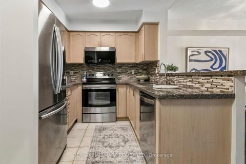 Photo 7 at 418 - 1733 Queen Street E, The Beaches, Toronto