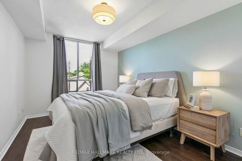 Photo 9 at 418 - 1733 Queen Street E, The Beaches, Toronto