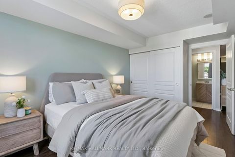 Photo 10 at 418 - 1733 Queen Street E, The Beaches, Toronto