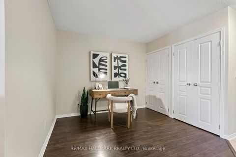 Photo 11 at 418 - 1733 Queen Street E, The Beaches, Toronto