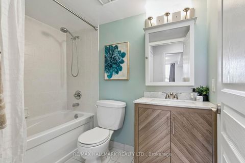Photo 12 at 418 - 1733 Queen Street E, The Beaches, Toronto