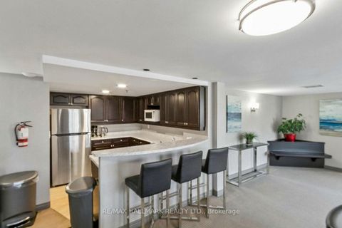 Photo 14 at 418 - 1733 Queen Street E, The Beaches, Toronto
