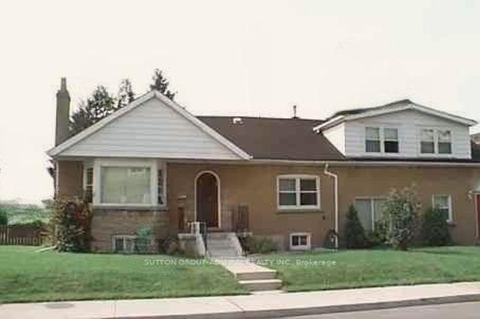 82 Meighen Avenue, Crescent Town, Toronto photo 6