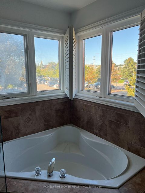 Photo 3 at 96 SOLWAY Avenue, Maple, Vaughan