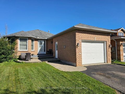 Photo 1 at 23 Morton Crescent, West Bayfield, Barrie