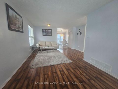 Photo 3 at 23 Morton Crescent, West Bayfield, Barrie
