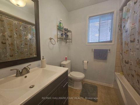 Photo 11 at 23 Morton Crescent, West Bayfield, Barrie