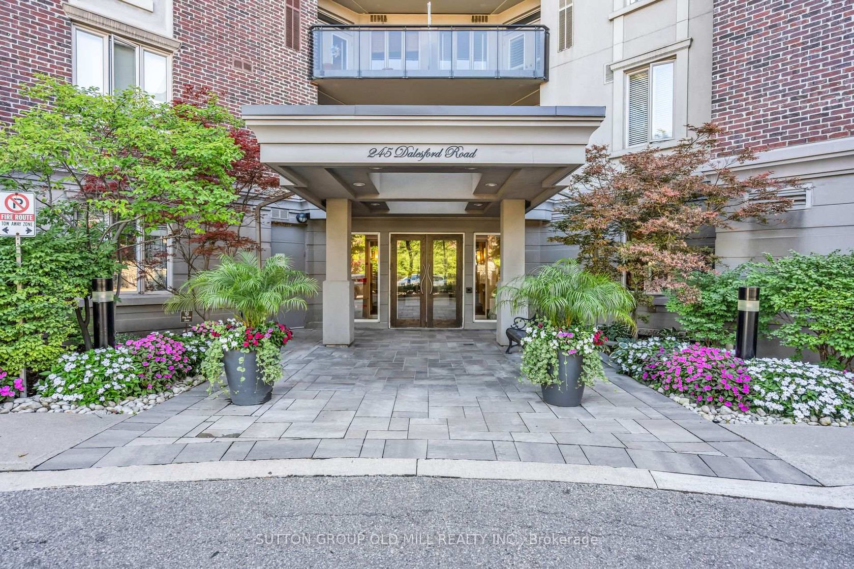 422 - 245 Dalesford Road, Queensway, Toronto photo 7