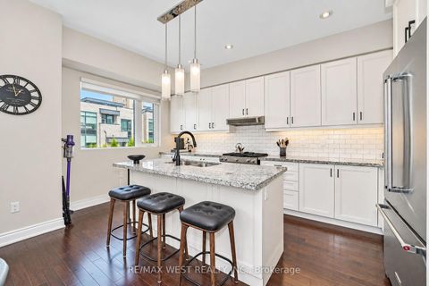 Photo 2 at 47 Pony Farm Drive, Richview, Toronto