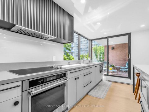 Photo 4 at 404 - 349 St. Clair Avenue W, Casa Loma, Toronto