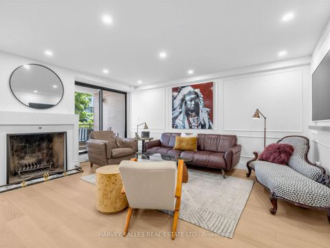 Photo 12 at 404 - 349 St. Clair Avenue W, Casa Loma, Toronto
