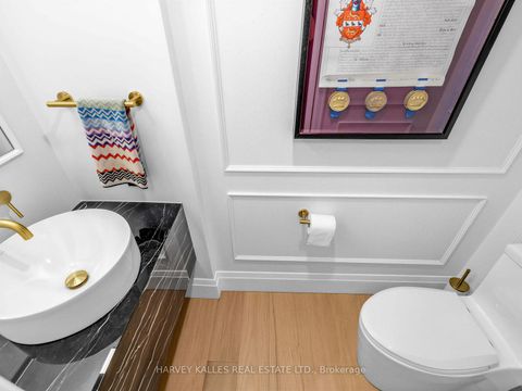 Photo 14 at 404 - 349 St. Clair Avenue W, Casa Loma, Toronto