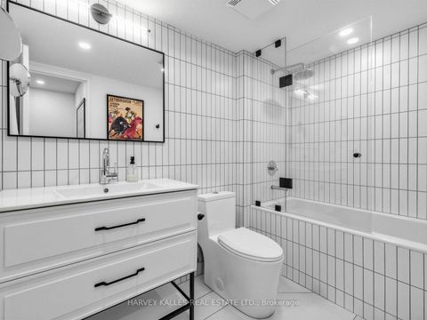 Photo 17 at 404 - 349 St. Clair Avenue W, Casa Loma, Toronto