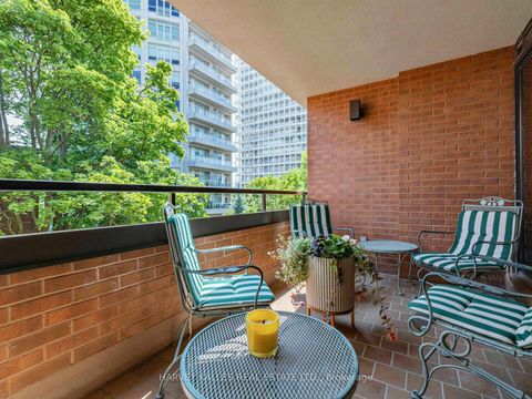 Photo 27 at 404 - 349 St. Clair Avenue W, Casa Loma, Toronto