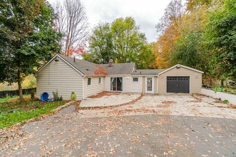 Photo 5 at 154 Simmons Street, Elder Mills, Vaughan