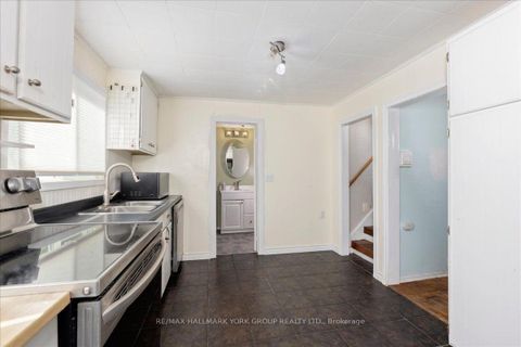Photo 12 at 18 Ravenswood Drive, Sutton & Jackson's Point, Georgina