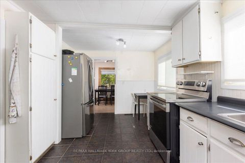 Photo 13 at 18 Ravenswood Drive, Sutton & Jackson's Point, Georgina