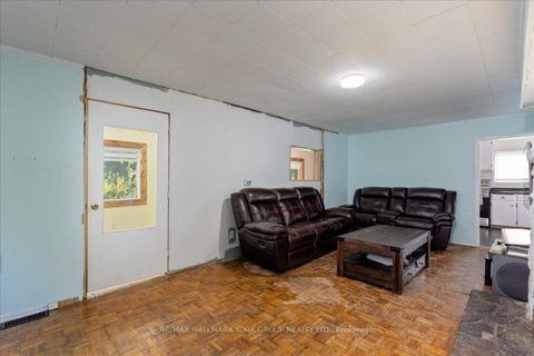 Photo 18 at 18 Ravenswood Drive, Sutton & Jackson's Point, Georgina