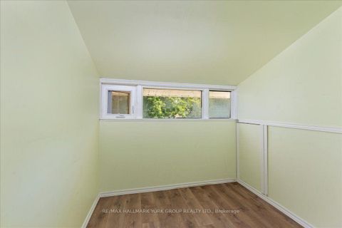 Photo 24 at 18 Ravenswood Drive, Sutton & Jackson's Point, Georgina