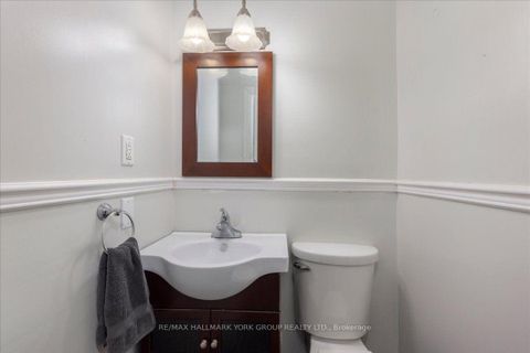 Photo 25 at 18 Ravenswood Drive, Sutton & Jackson's Point, Georgina