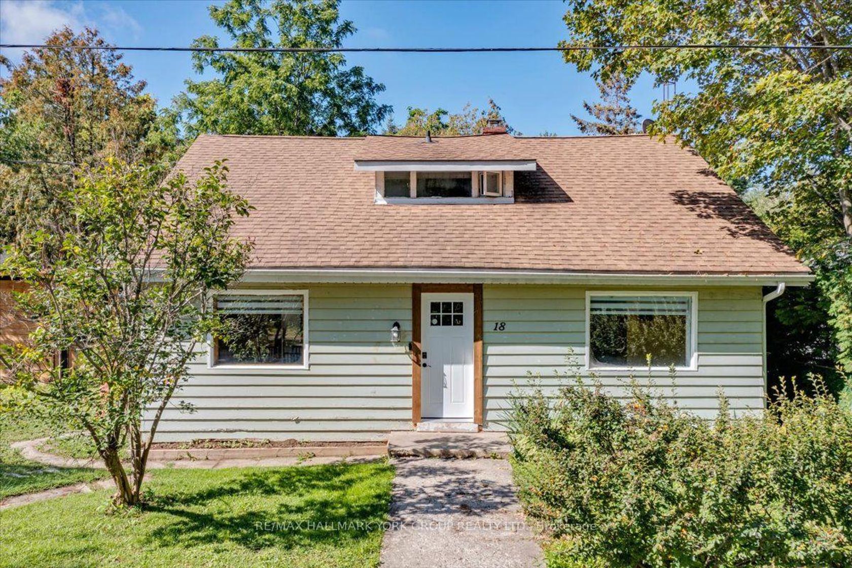 18 Ravenswood Drive, Sutton & Jackson