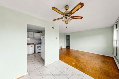 Photo 6 at 411 - 100 Leeward Glenway, Flemingdon Park, Toronto