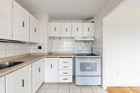 Photo 8 at 411 - 100 Leeward Glenway, Flemingdon Park, Toronto