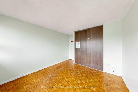 Photo 12 at 411 - 100 Leeward Glenway, Flemingdon Park, Toronto