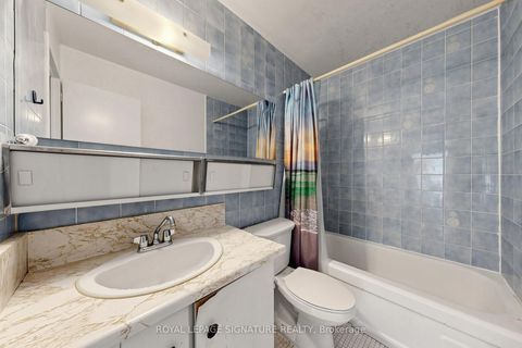Photo 15 at 411 - 100 Leeward Glenway, Flemingdon Park, Toronto