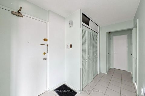 Photo 16 at 411 - 100 Leeward Glenway, Flemingdon Park, Toronto