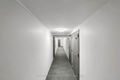 Photo 17 at 411 - 100 Leeward Glenway, Flemingdon Park, Toronto