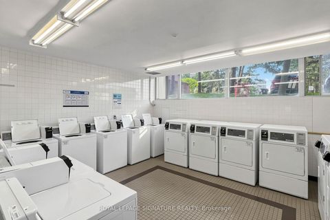Photo 19 at 411 - 100 Leeward Glenway, Flemingdon Park, Toronto